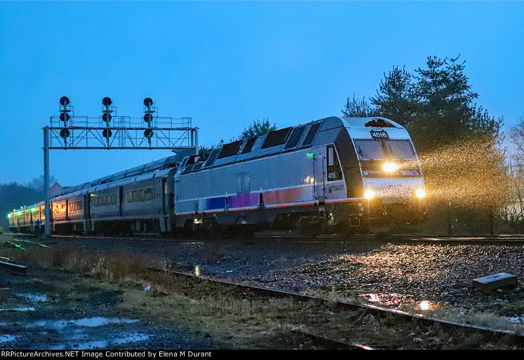 NJT 4516 on 1215